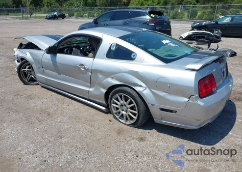 2005 Ford Mustang Gt Deluxe/Gt Premium из США, поврежденный, VIN 1ZVFT82H555185267